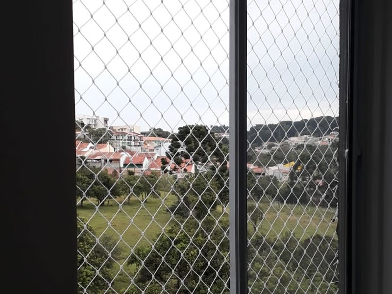 Proteja crianças com tela de proteção em Pelotas